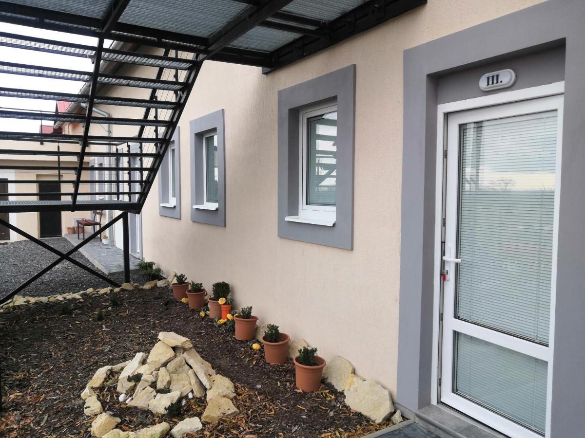 Vehlovice Apartments Mělník Exterior foto