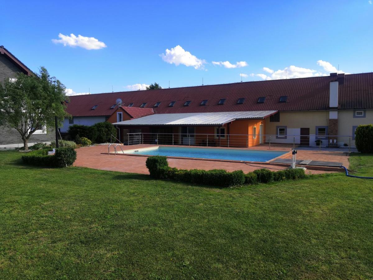 Vehlovice Apartments Mělník Exterior foto